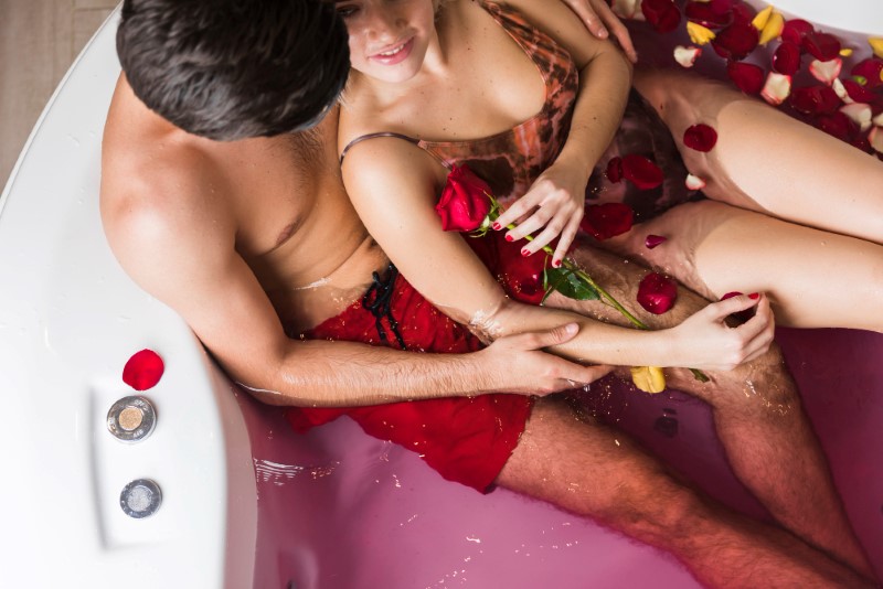 Honeymoon Luxury Escape 120’ | Sauna, Jacuzzi & Μασάζ Ζευγαριών Αθήνα 260€