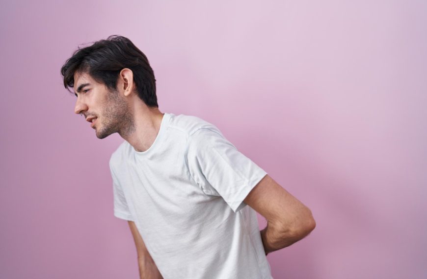 Ψύξη στην Πλάτη: Συμπτώματα, Διάρκεια και Φυσική Αντιμετώπιση